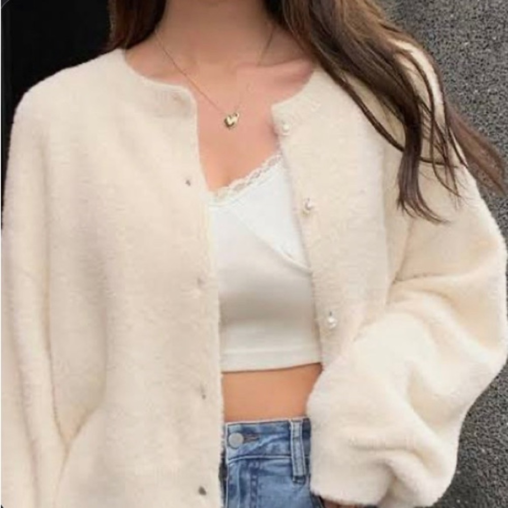 white fluffy cardigan xs cropped